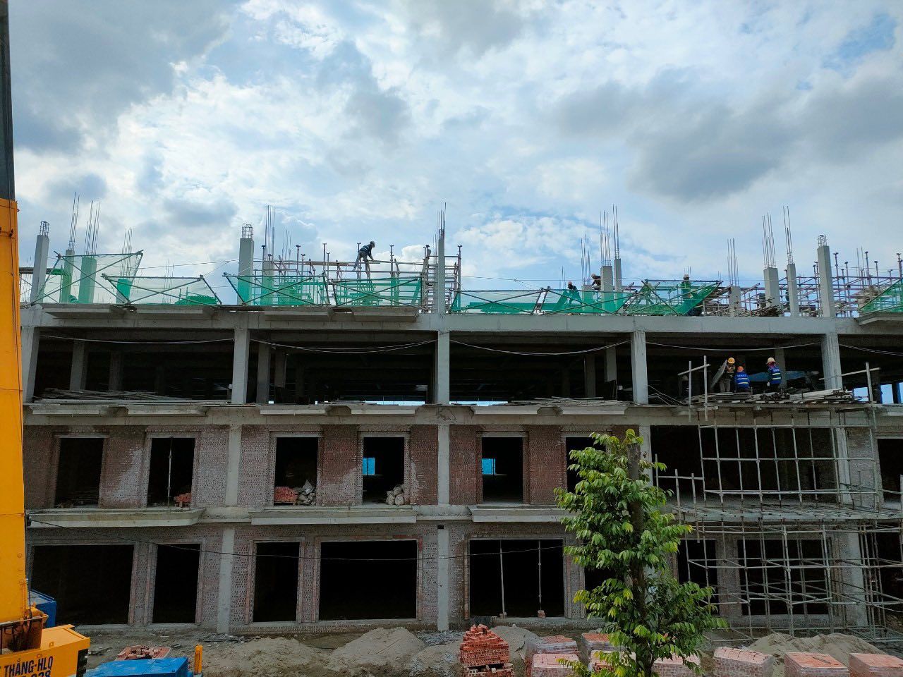 SHOPHOUSE YÊN PHONG, SỔ ĐỎ 7X19M, MẶT ĐƯỜNG 48M, XÂY 4.5 TẦNG CHỈ 22TR/M2, LH NGAY 0989426892